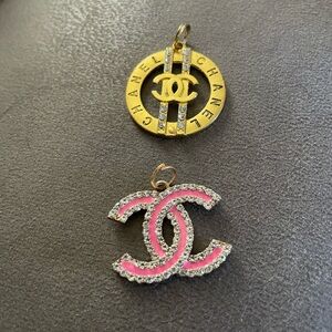 Source Unknown Gold and Pink Pendant Set NWOT